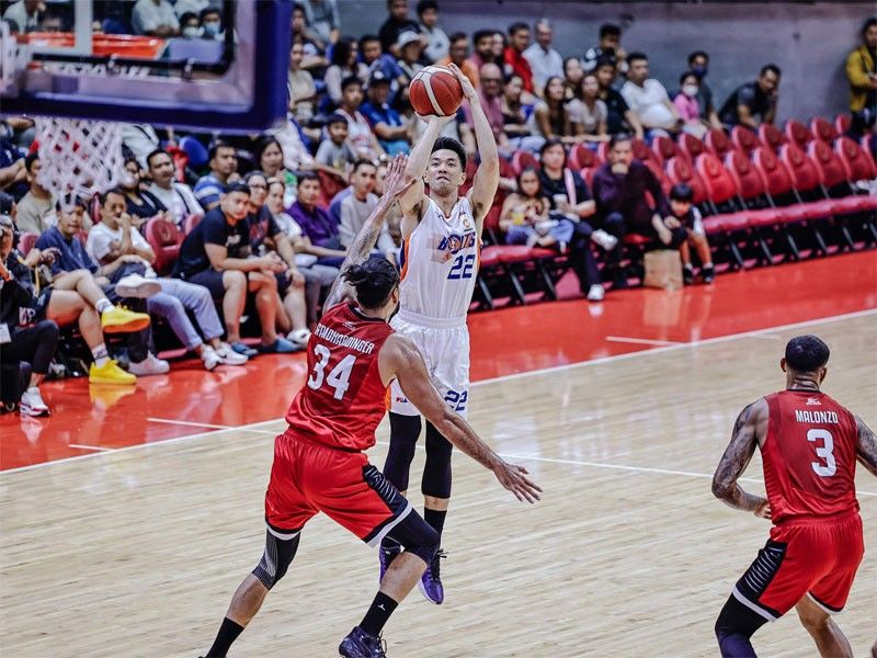 Bolts zap Gin Kings in wire-to-wire win