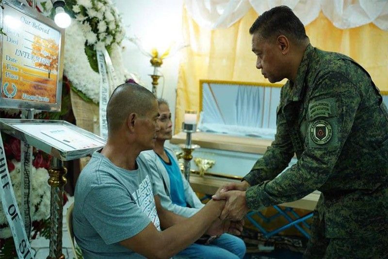 AFP chief, VP Duterte visit families of slain soldiers
