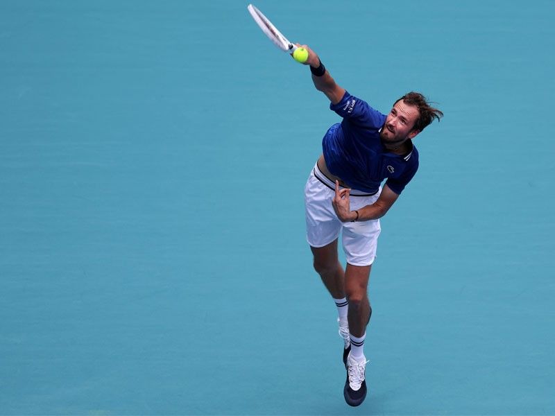 Medvedev, Alcaraz, Sinner advance in Miami Open