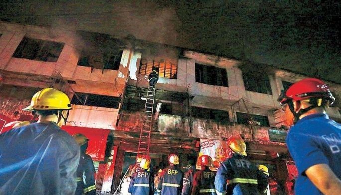 Navotas fire: 1 dead, 15 families homeless