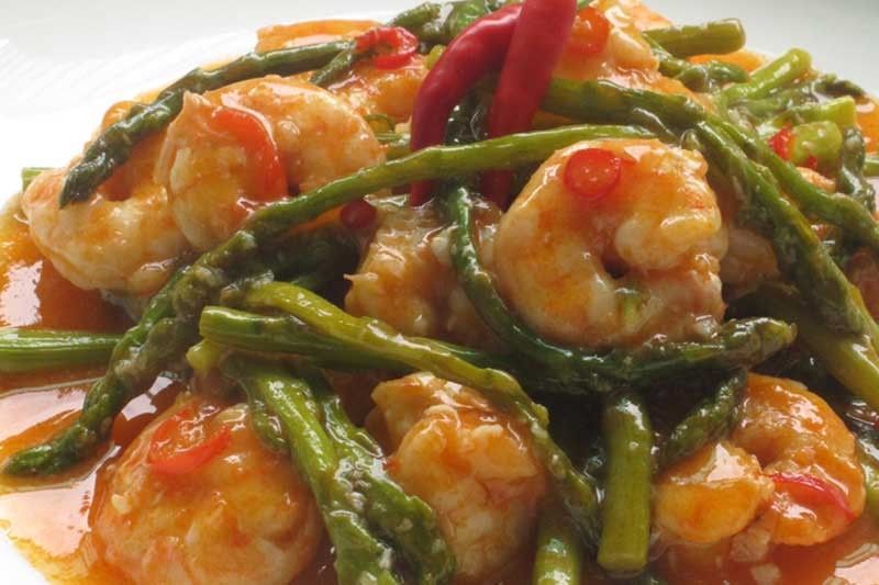 Recipe: Chili Shrimps and Asparagus
