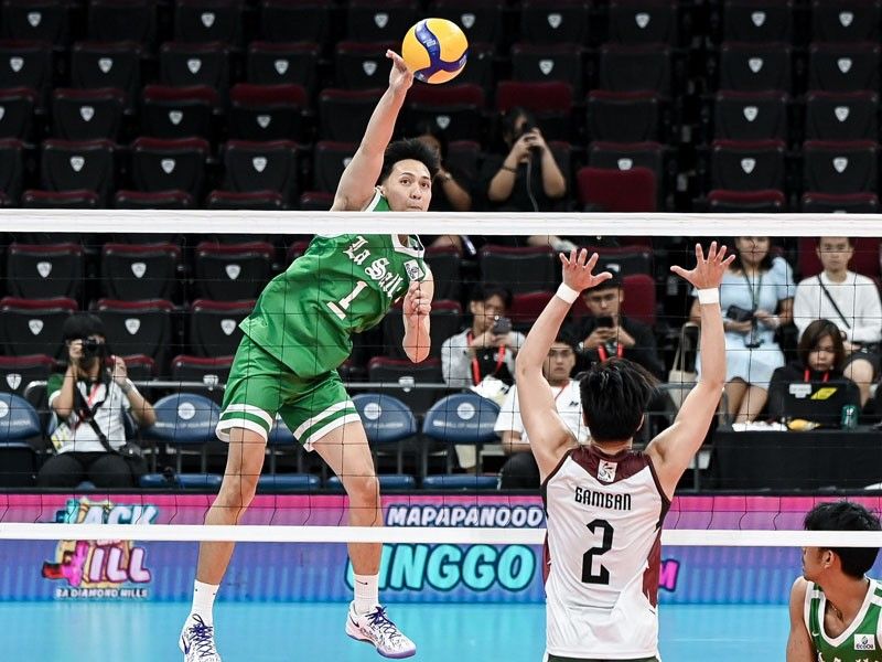 Green Spikers dispose of Maroons in UAAP men's volleyball