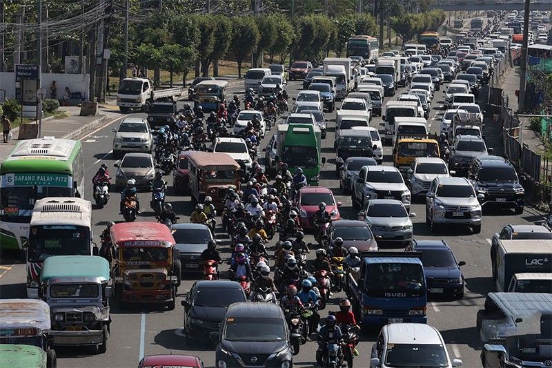 8,000 additional motorcycle taxis to operate outside Metro Manila