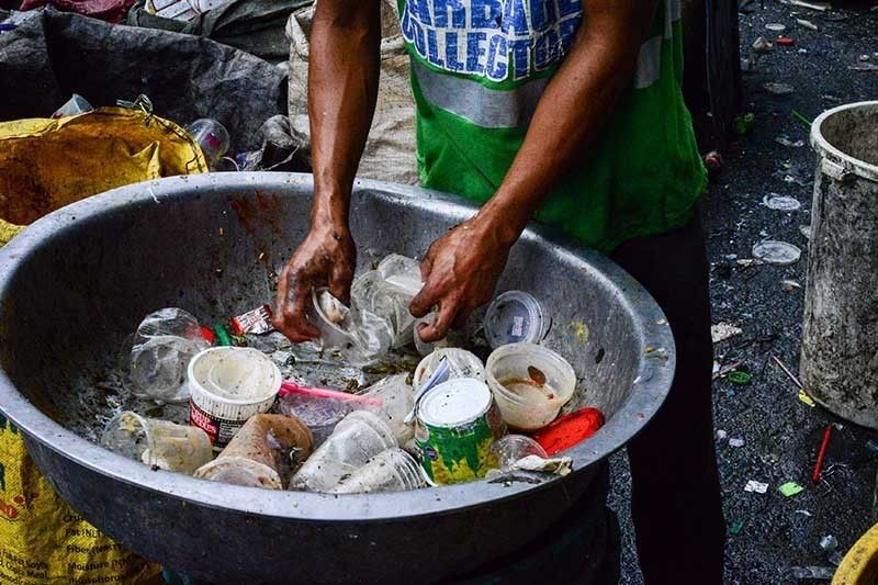 Most Filipinos support reducing plastic to fight pollution, climate change â�� poll