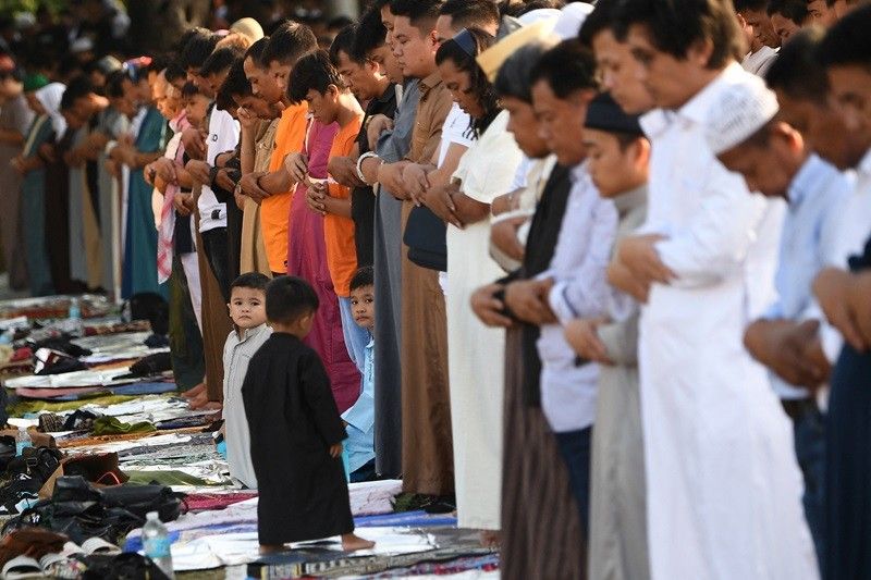 Marcos hinikayat mga Muslim bumuo ng 'lipunang nagmamahalan' ngayong Eidâ��l Fitr