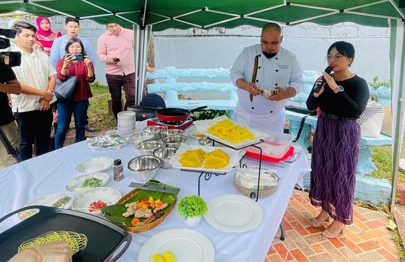 马来西亚大使馆与旅游部合作以融合文化的美食庆祝开斋节