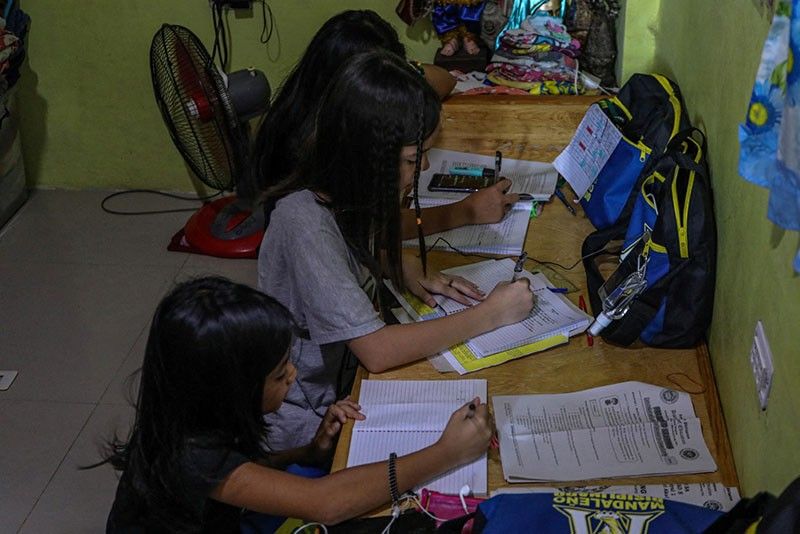 Asynchronous classes for public schools on April 15-16 â�� DepEd