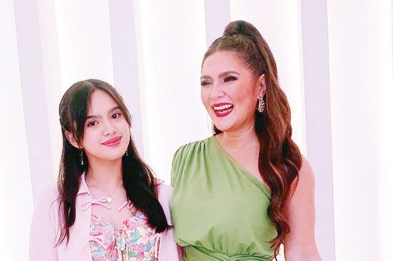 Vina Morales flexes now-teenaged daughter Ceana thumbnail