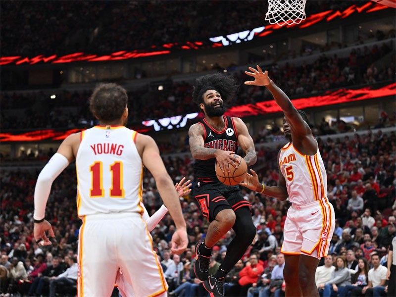 White erupts for career-high 42 points as Bulls oust Hawks