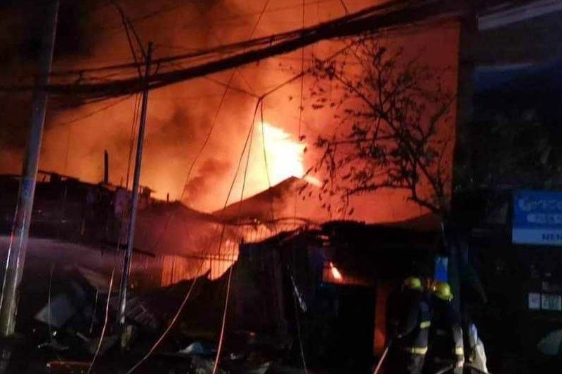 1 dead, 4 families homeless in Caloocan fire