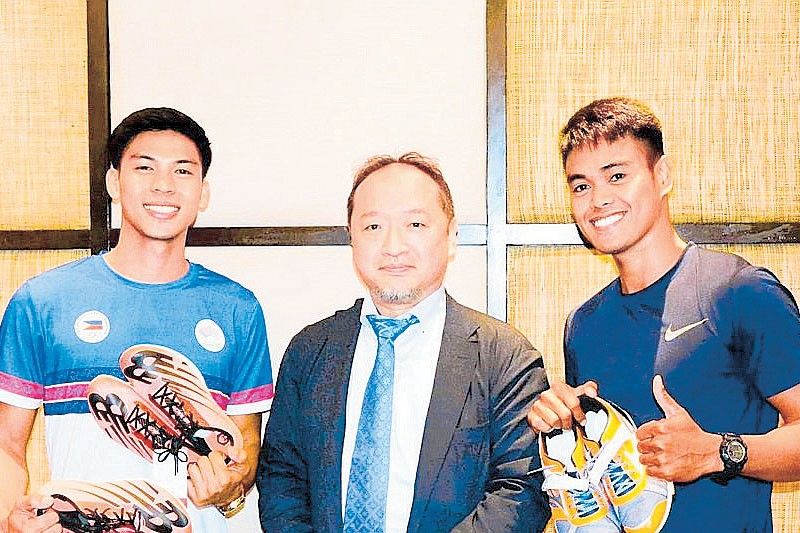 Philippines tracksters draw support from Japanese businessman