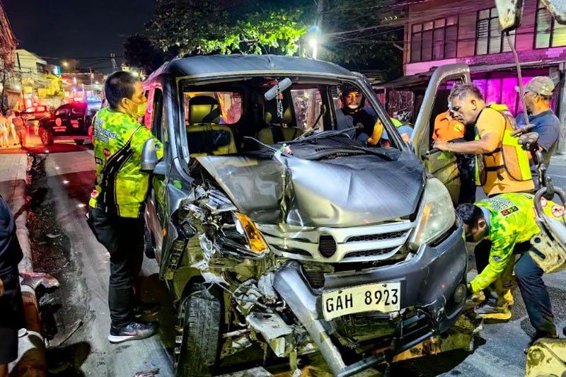 Van rear-ends PUJ; five injured