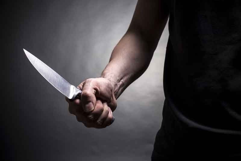 Man stabs 3 before being shot dead