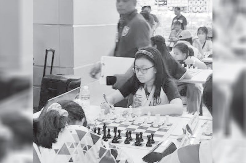 10-anyos â��wonderkidâ�� ng Cabanatuan City wagi ng medalyang ginto sa Chess blitz