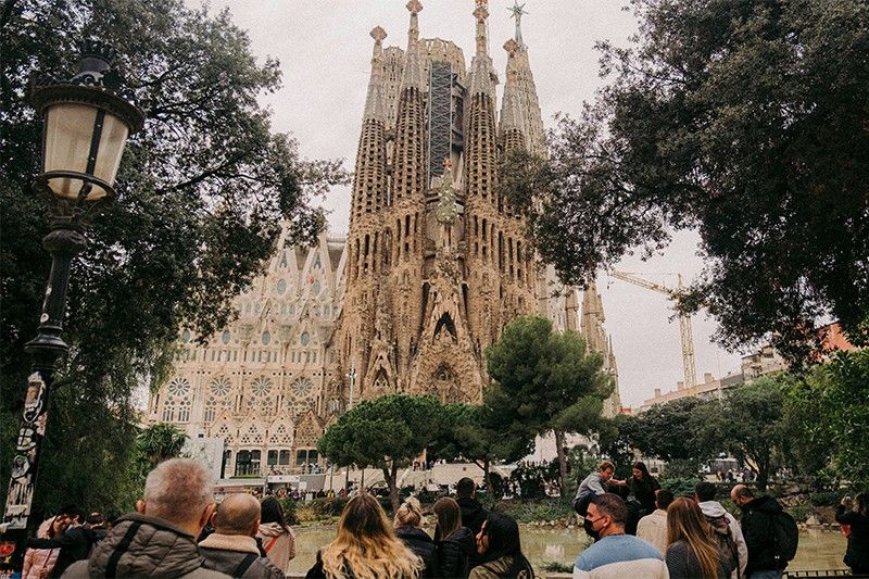 Spain's tourism revenue seen hitting new record in 2024