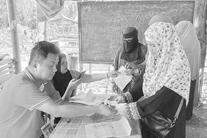 300 Islamic teachers, tumanggap ng allowance mula sa Cotabato governor