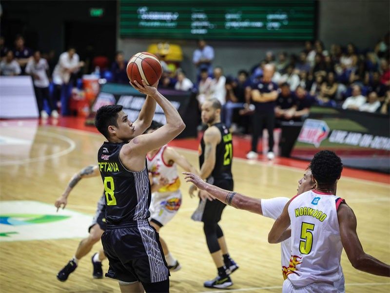 Tropang Giga pound Painters to close in on PBA semis
