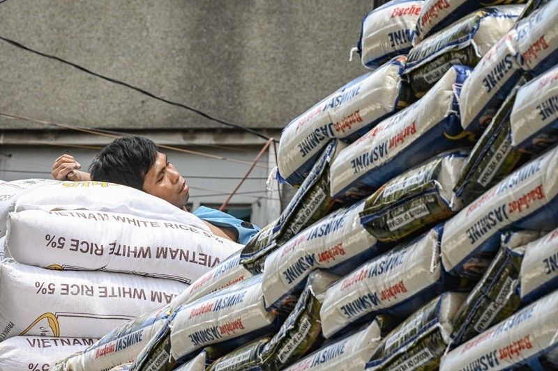 Pagiging no. 1 rice importer ng 'Pinas sa mundo iniugnay uli sa rice liberalization