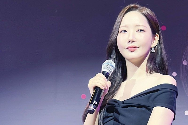 Park Min Young proves to be a woman of multiple talents at 1st Manila fanmeet