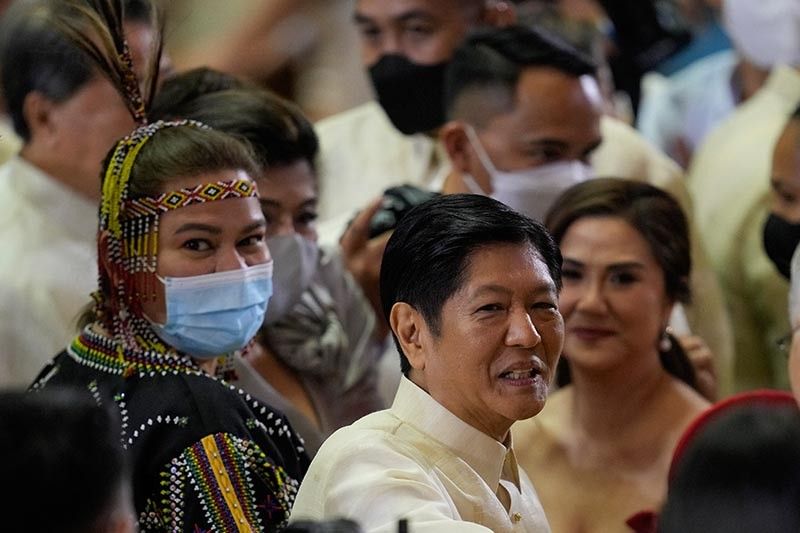 Trust, performance ratings of Marcos, Duterte decline â�� OCTA