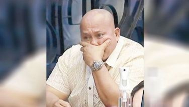 Photos show Sen. Ronald dela Rosa breaking down into tears while listening to the farewell speech of Juan Miguel Zubiri as Senate president the other day.