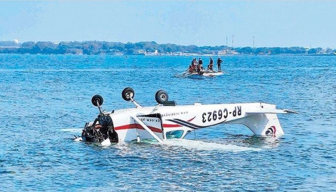 Trainer plane crashes off La Union; 2 hurt