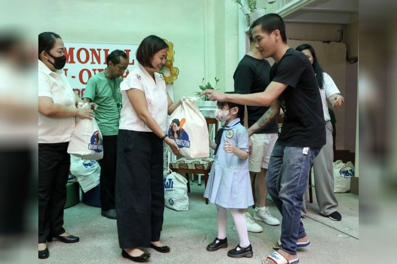 35,371 Makati students receive grocery packs