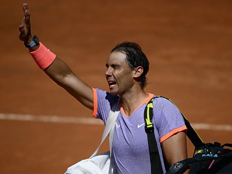 Fans flock to watch Nadal test the clay at Roland Garros