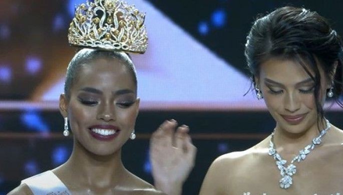 Bulacan bet Chelsea Anne Manalo bested 52 other hopefuls to be crowned Miss Universe Philippines 2024 on May 23, 2024, during the coronation night held in Mall of Asia Arena in Pasay City. 