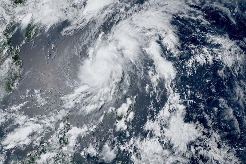 Signal No. 2 up in Aurora, parts of CALABARZON as â��Aghonâ�� keeps strength