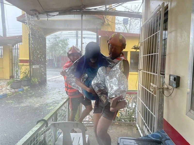 51,700 katao nasalanta ng Typhoon Aghon â�� NDRRMC