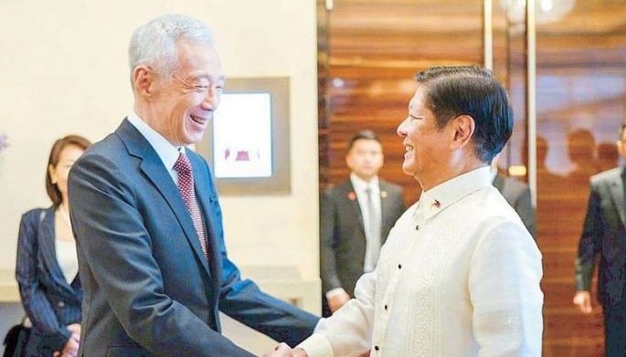 President Marcos discusses further enhancing relations between the Philippines and Singapore during a meeting with Senior Minister Lee Hsien Loong yesterday.