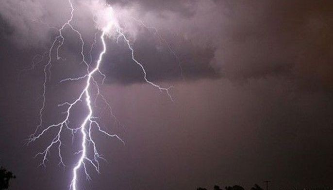 Lightning kills 6 in CL