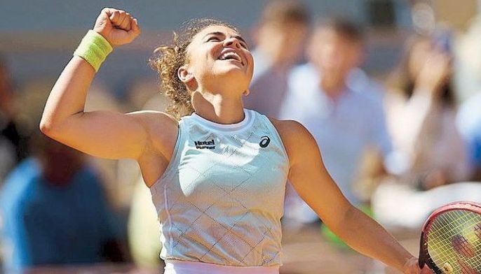 Andreeva shocks ailing Sabalenka