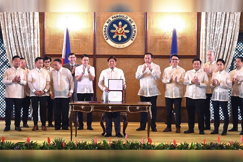 Marcos signs law creating Negros Island Region