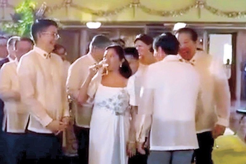 First Lady takes Chizâ��s wine glass at Palace reception