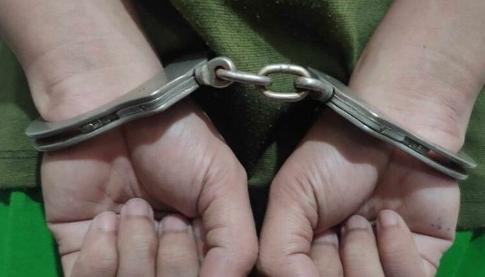 2 motor taxi rider suma-sideline na snatcher, arestado
