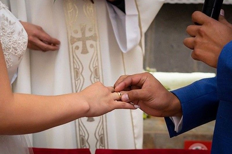 Catholic bishops told: Church marriages in Philippines a minority