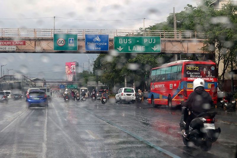 Easterlies to bring rain showers to parts of Mindanao, Luzon â�� PAGASA
