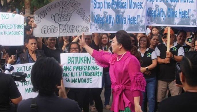 Plano nga pagbalhin ni Oliva giprotestahan sa mga kawani