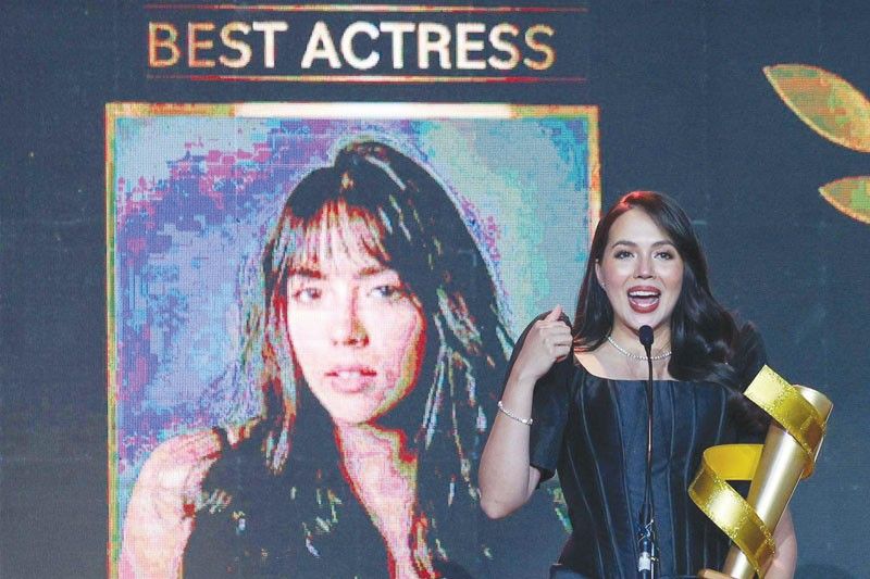 Julia, Charlie best actress sa 7th EDDYS; Coco, may pa-lucky charm!