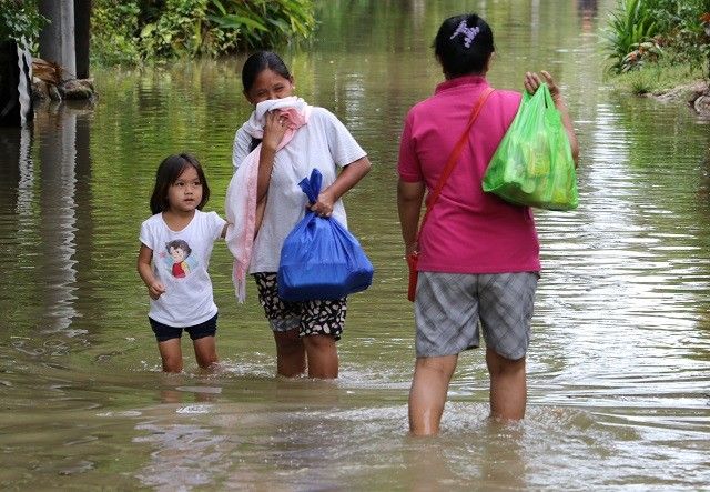 Mindanao nalubog sa baha: 5 patay, 7 missing Flights sa Zamboanga airport kinansela