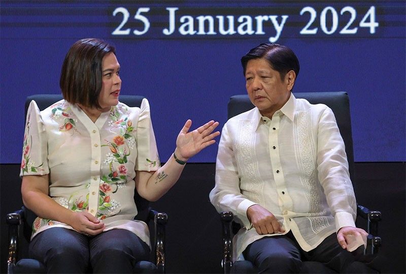 Approval, trust ratings ni Pangulong Marcos bumaba; Sara tumaas