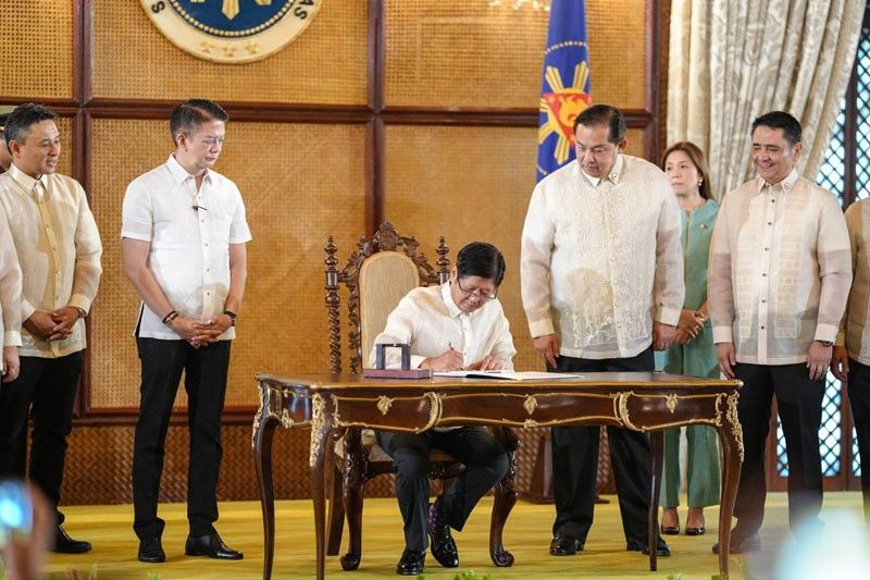 Batas sa government procurement, financial cybercrimes pinirmahan ni Pangulong Marcos