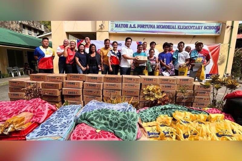 Help pours in for Barangay Guizo fire victims