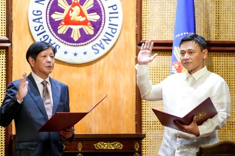 Angara nanumpa na bilang bagong DepEd secretary