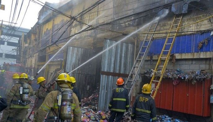 Bodega ng tumbler nasunog, 4 nasaktan