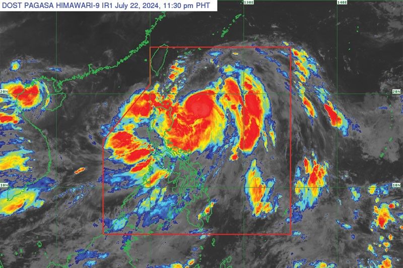 Heightened alert itinaas ng PCG sa pananalasa ng bagyong Carina