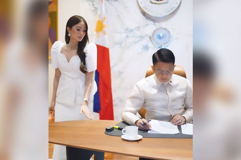 Heart may â��signâ�� daw sa MalacaÃ±ang; tinawag na senyora sa tabi nina PGMA at FL Liza Marcos