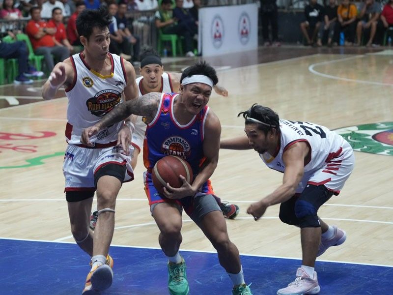 Pampanga blasts Batangas for 18th straight MPBL win